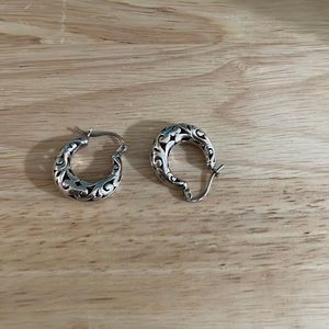 Pair of earrings. Silver